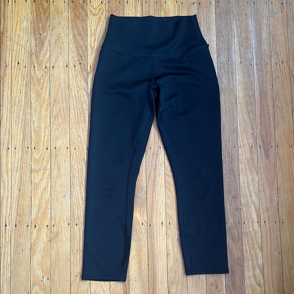 Alo Yoga Airlift High Waist Capri Leggings